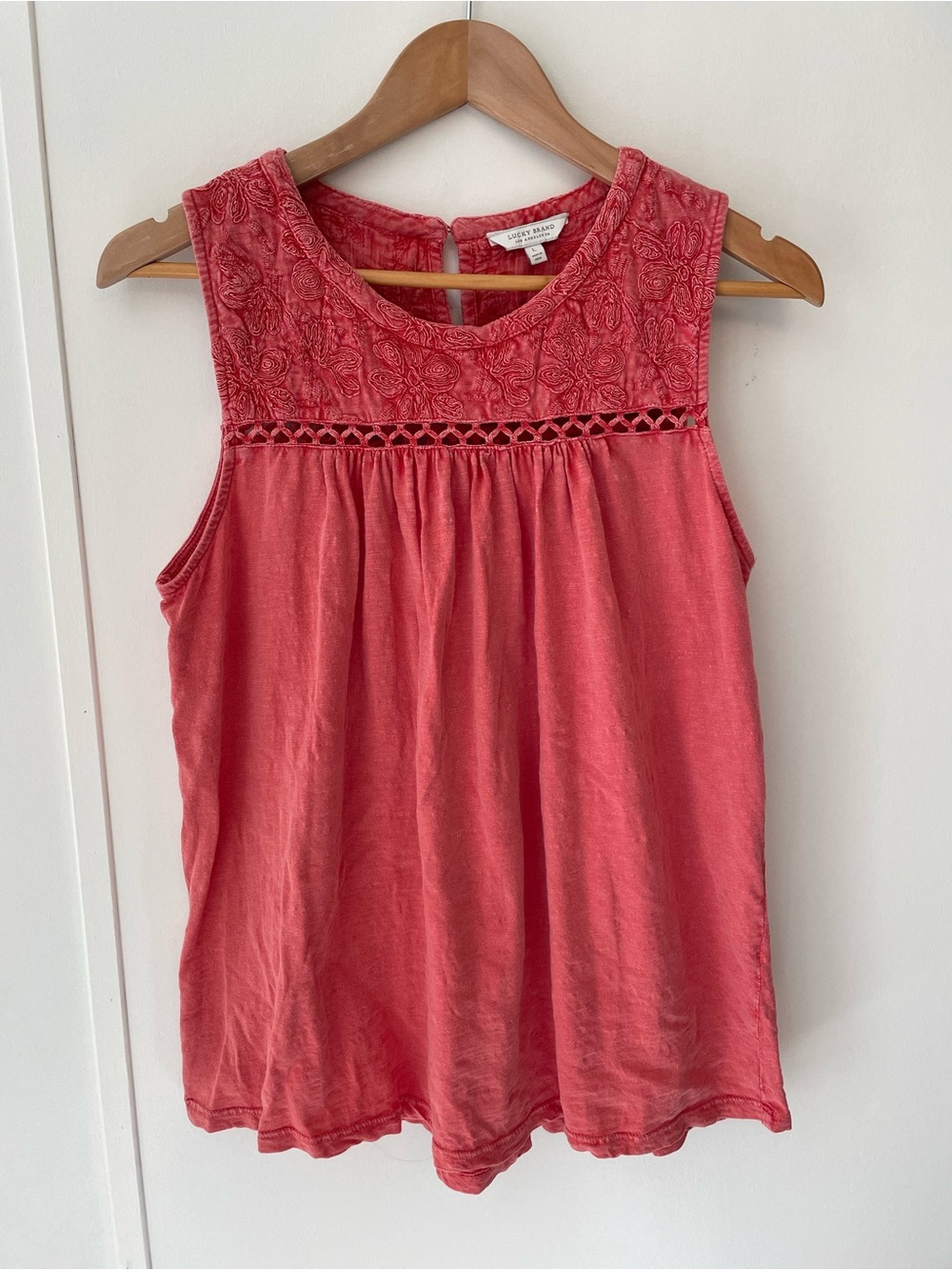 Sleeveless Coral Embroidered Yoke Top - Lucky Brand Size L Boho